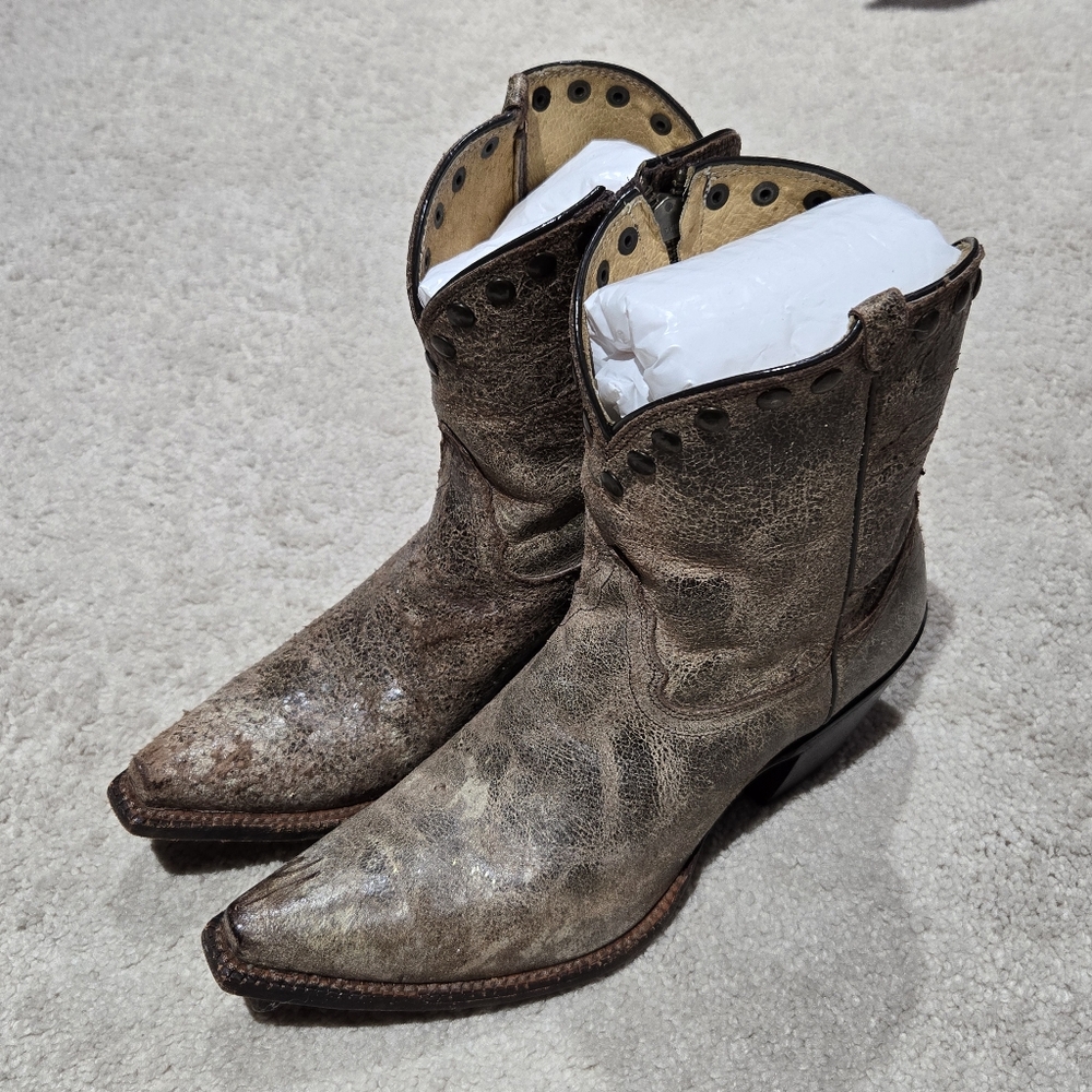 Tony Lama Brass Mardi Gras Studded Snip Toe Short Cowboy Boot Women size 8.5 B